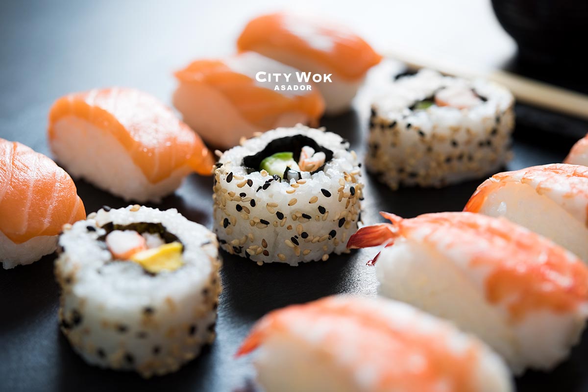 https://www.asadorcitywokcadiz.com/wp-content/uploads/2022/06/Diferentes-tipos-de-sushi.jpg